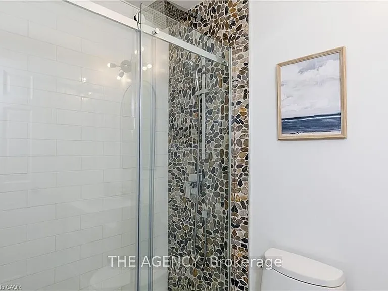 129 Venture Blvd — Photo 31