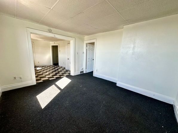 7500 Ellesmere St APT 4