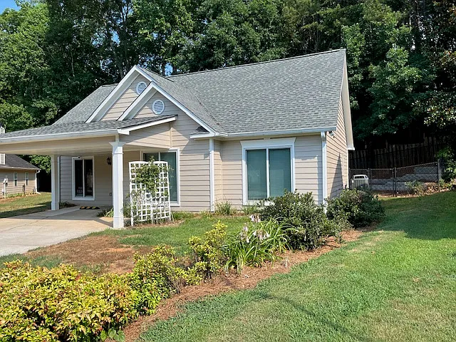 309 Clarendon Ct — Photo 3