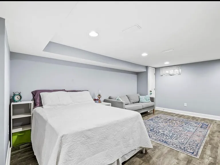 925 Oldham St — Photo 11
