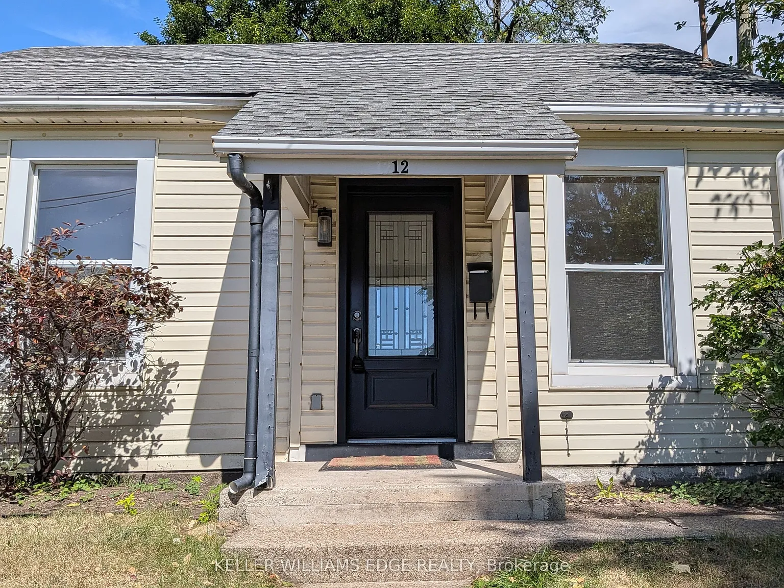 3 bed, $2,200 — Photo 2