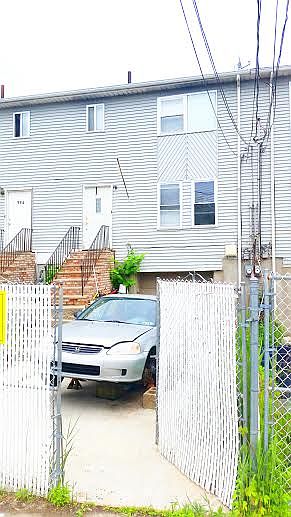 1st image of 996 Olympia Blvd