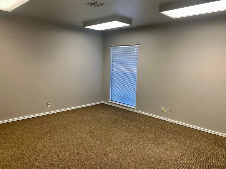 601 N Kelly Ave #107 — Photo 3