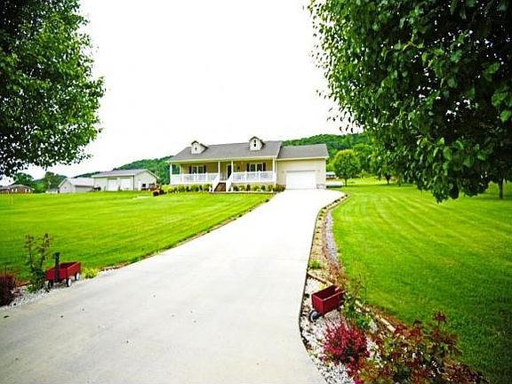 2nd image of 121 Hyder Ln