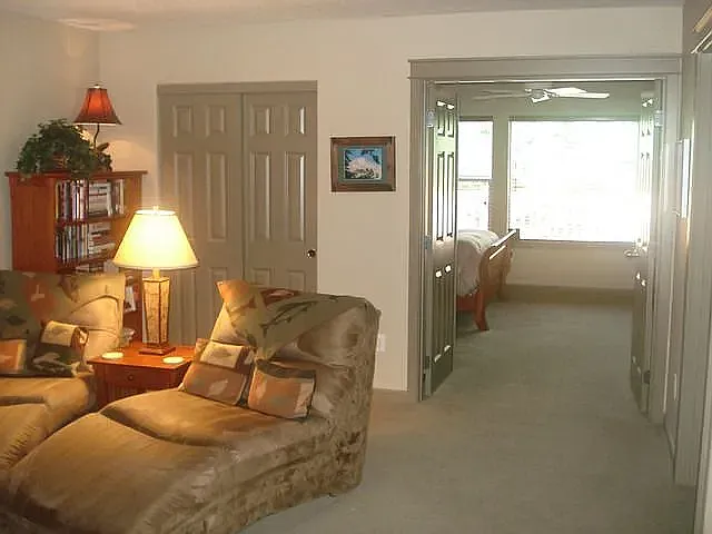 3 bed, 2.5 bath, 1901 sqft, $2,700 — Photo 1