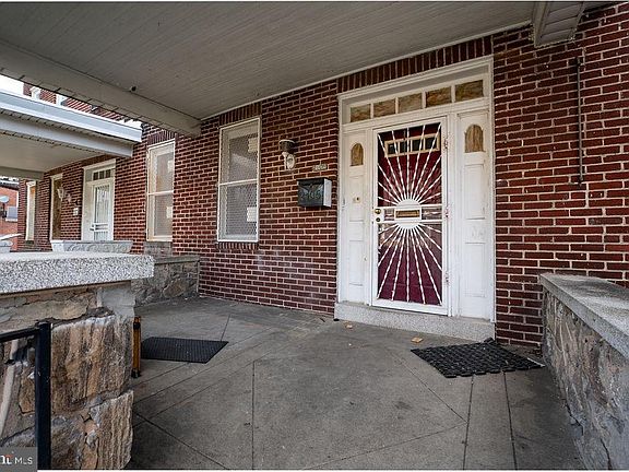 4th image of 2105 Whittier Ave