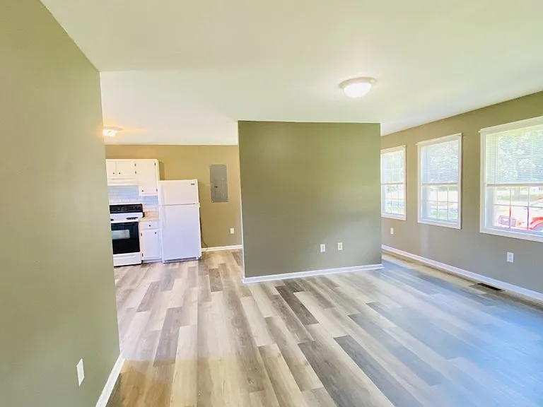 847 Skipwith Rd — Photo 18