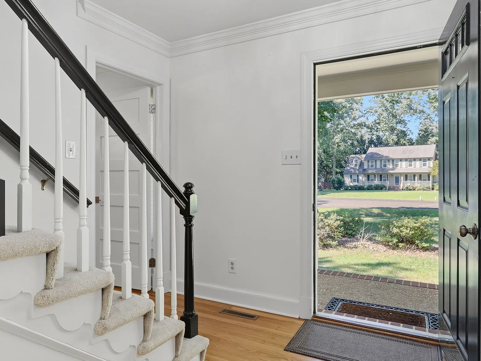 4 bed, 2655 sqft, $3,275 — Photo 3
