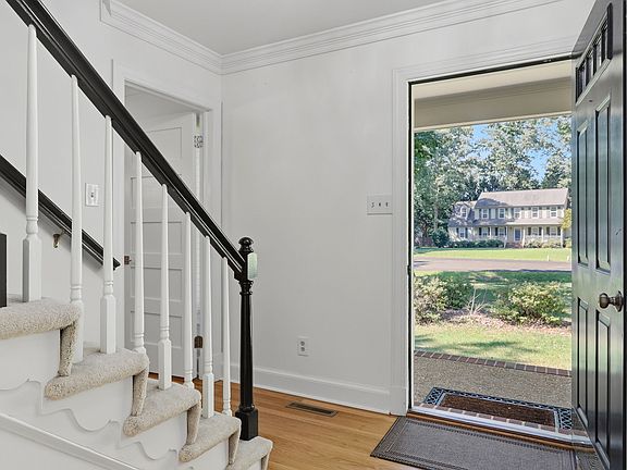 3rd image of 2311 Castle Hill Rd