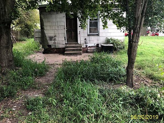 2nd image of 914 N Elliott St