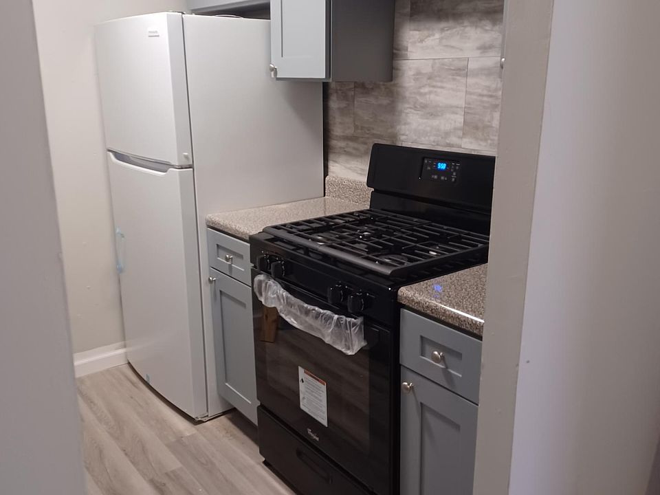 2nd image of 191 Park Ave APT 31