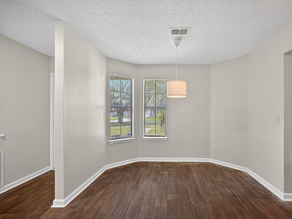 3rd image of 13142 Annandale Dr S