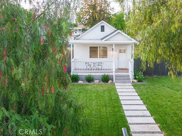423 E Stuart Ave — Photo 40