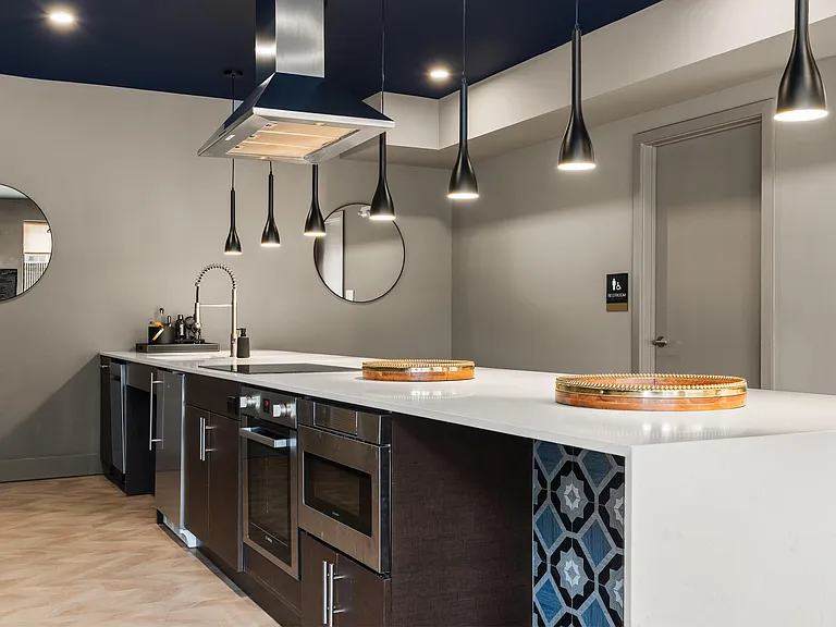 Community Kitchen & Dining