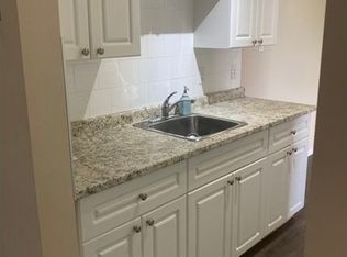 10707 81st Ave NW #203, Edmonton, AB T6E1Y2