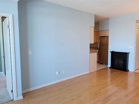 5th image of 219 Fort York Blvd Unit 2412