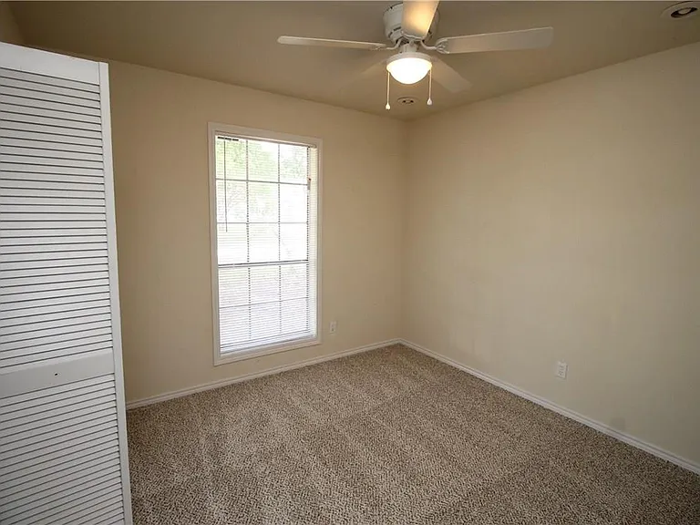 902 Lindo Dr — Photo 16