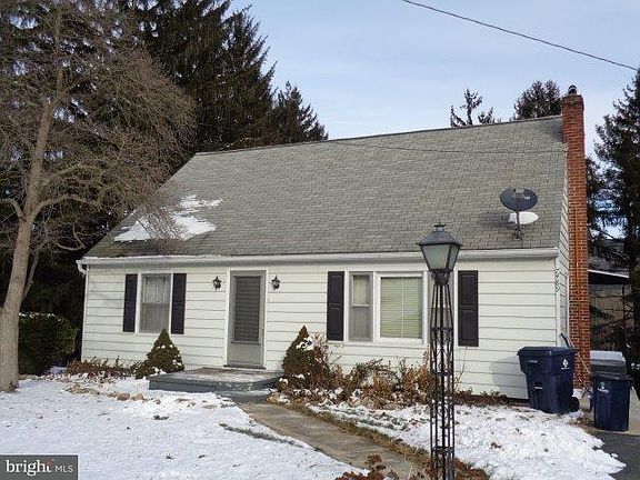 2nd image of 7489 Lincoln Way E