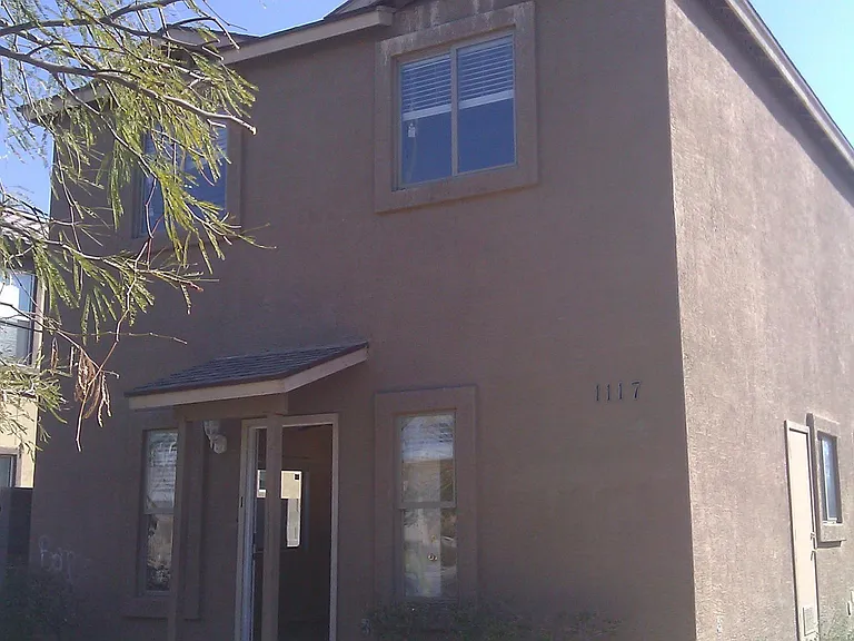 1117 W Hadley St #1 — Photo 1