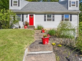138 Red Robin Road, Naugatuck, CT 06770
