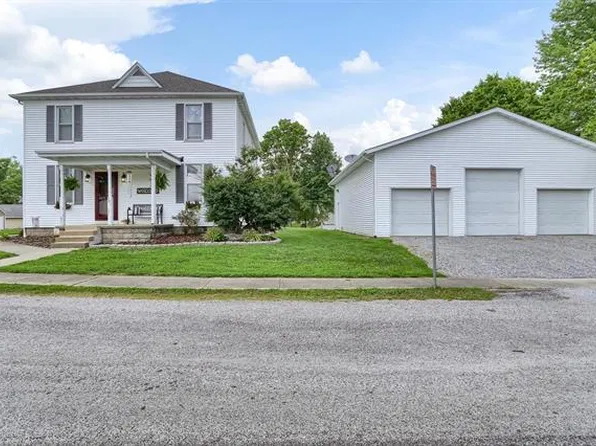 301 E Pocahontas Rd, Highland, IL 62249