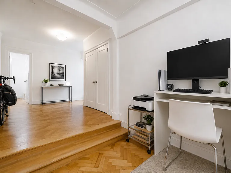 10 W 74th St #2D — Photo 4