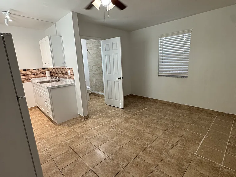 851 NW 20th Ave — Photo 2