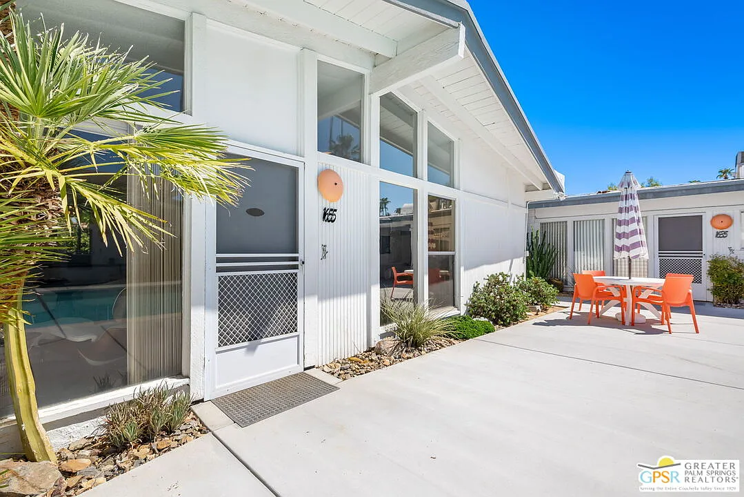 1 bed, 2.0 bath, 825 sqft, $2,900 — Photo 1