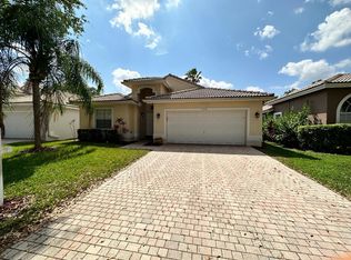 8548 NW 46th Dr, Pompano Beach, FL 33067