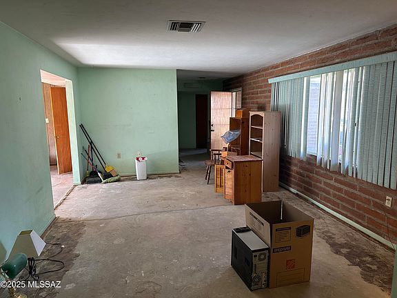 5th image of 4638 E La Cienega St