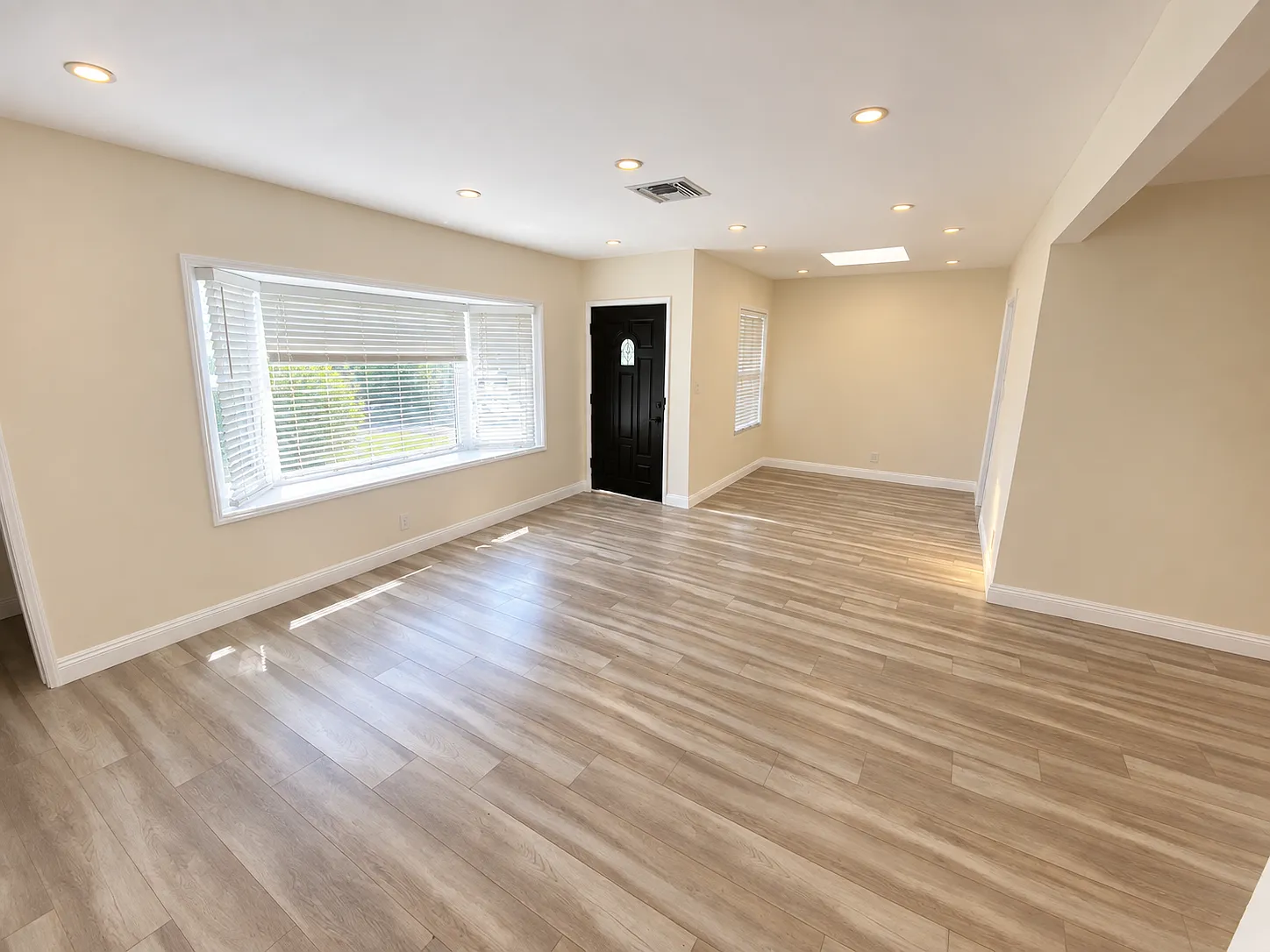 4 bed, 1706 sqft, $4,950 — Photo 3