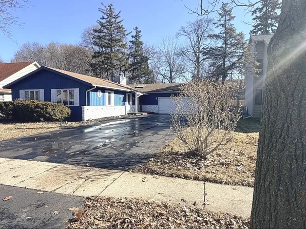 7 Woodhead Dr, Lake Villa, IL 60046