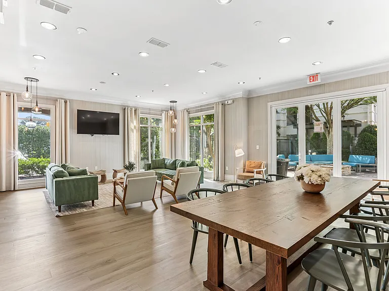 Avana Uptown — Photo 32