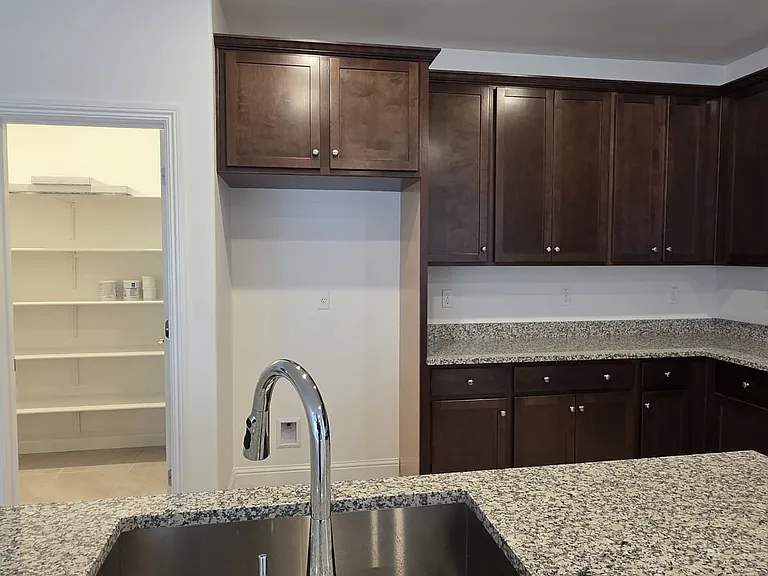 1507 Harvard Way — Photo 7