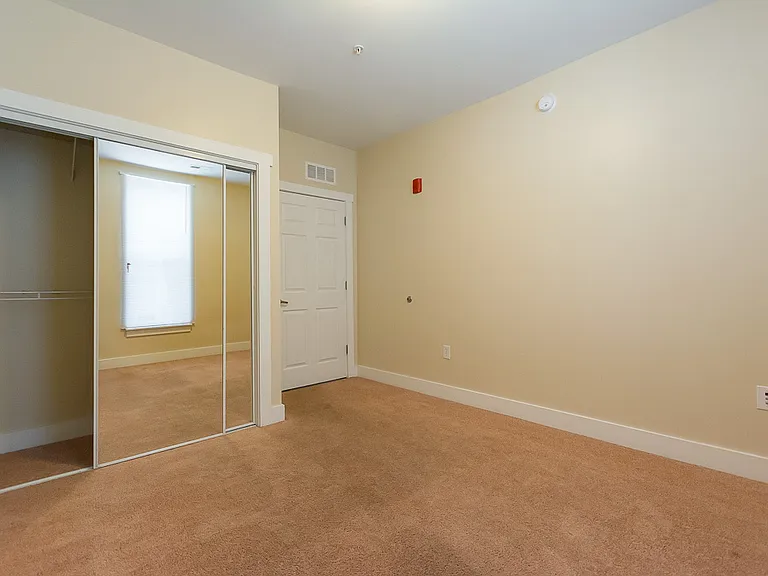 632 N College Ave — Photo 33
