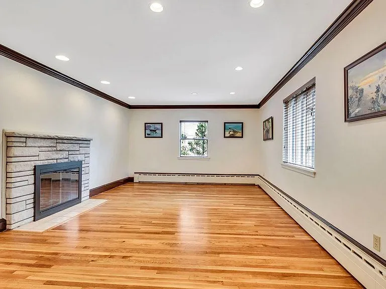 832 Chestnut St — Photo 4