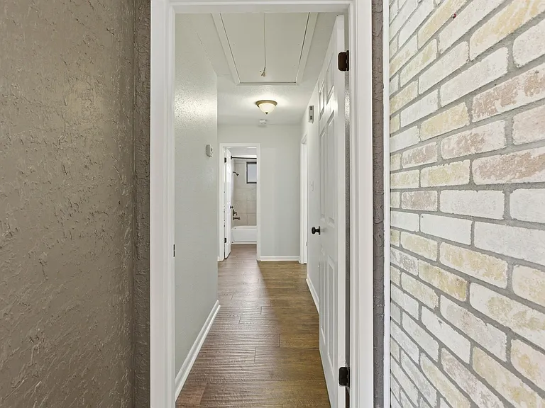 3721 Avenue R — Photo 24