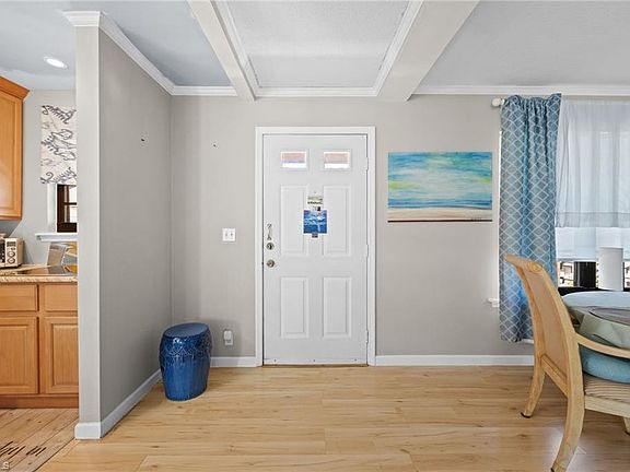 3rd image of 5290 Treetops DR #I201