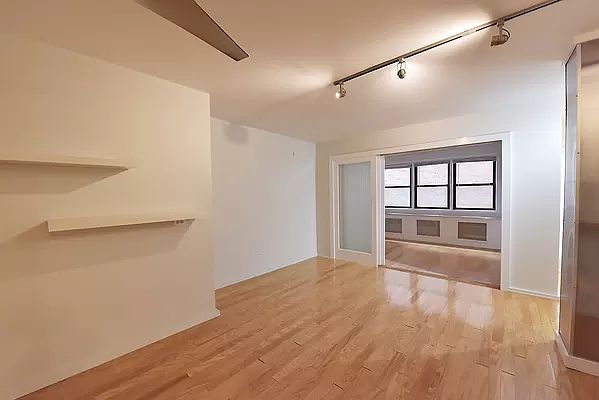 1st image of 579 W 215th St APT 4D
