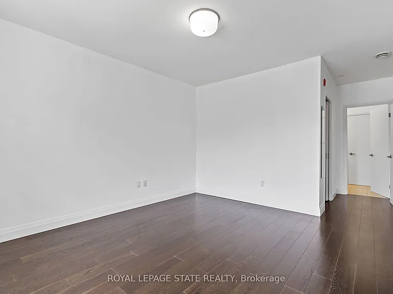 26 Wellington St #402 — Photo 17