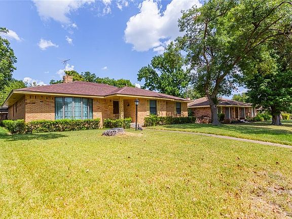 4th image of 1463 Oak Vista Dr