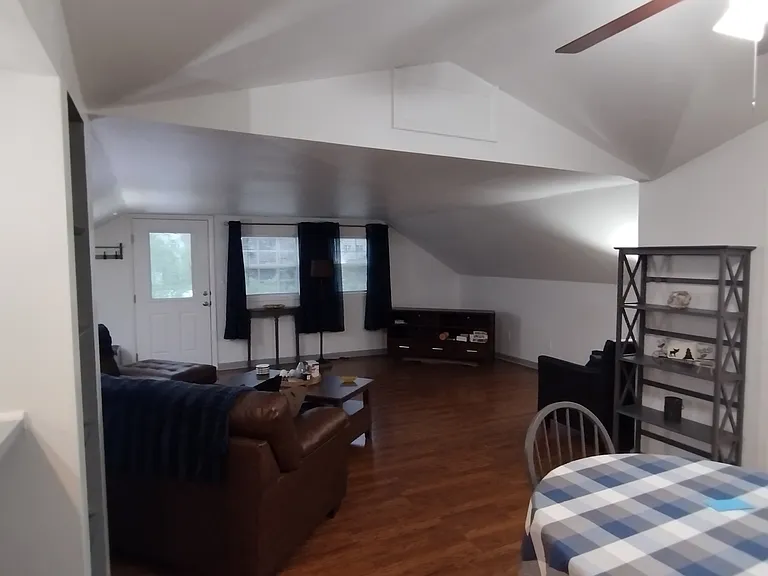 2328 Cedar Ln #B — Photo 7