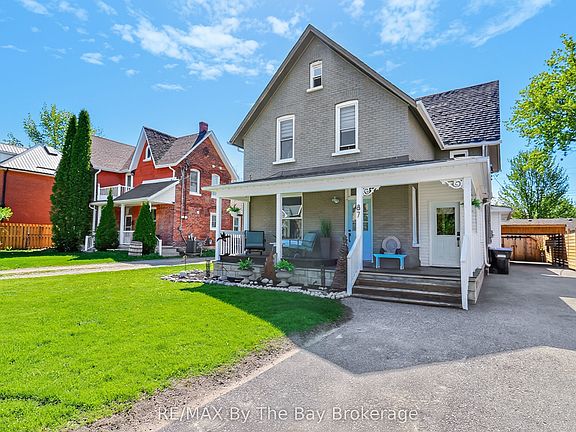 2nd image of 87 Queen St W