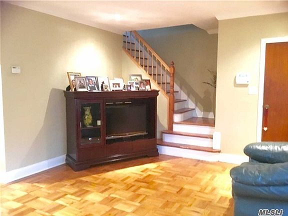 5th image of 11556 223rd St