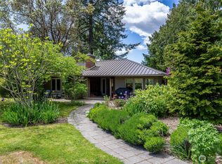 280 Dolphin Bay Rd, Eastsound, WA 98245