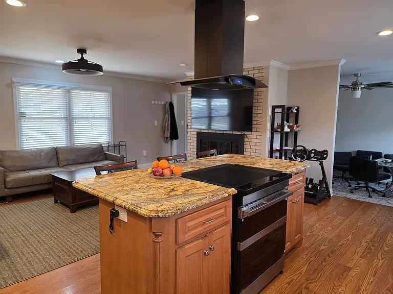 Hudson Dr — Photo 11