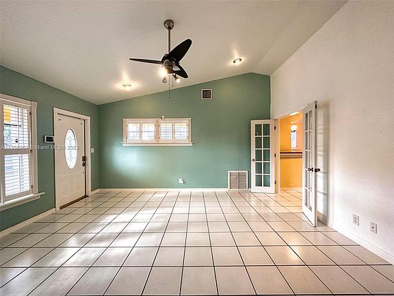 3rd image of 5606 NE 5th Ter