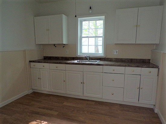 4th image of 1816 1/2 Whitney Ave