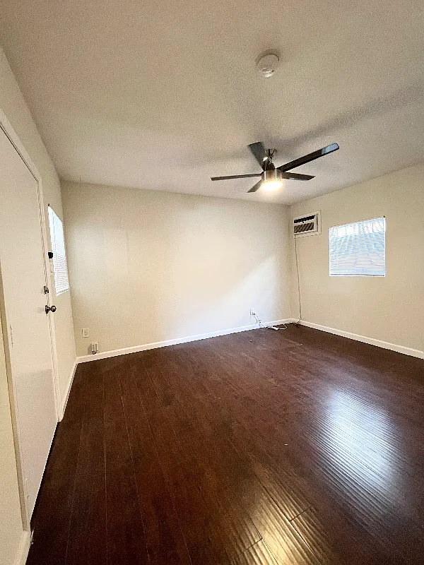 Studio, 400 sqft, $1,595 — Photo 4