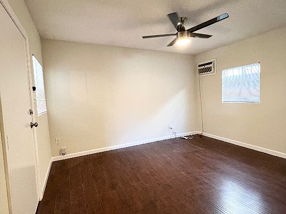 4th image of 913 Cypress Ave